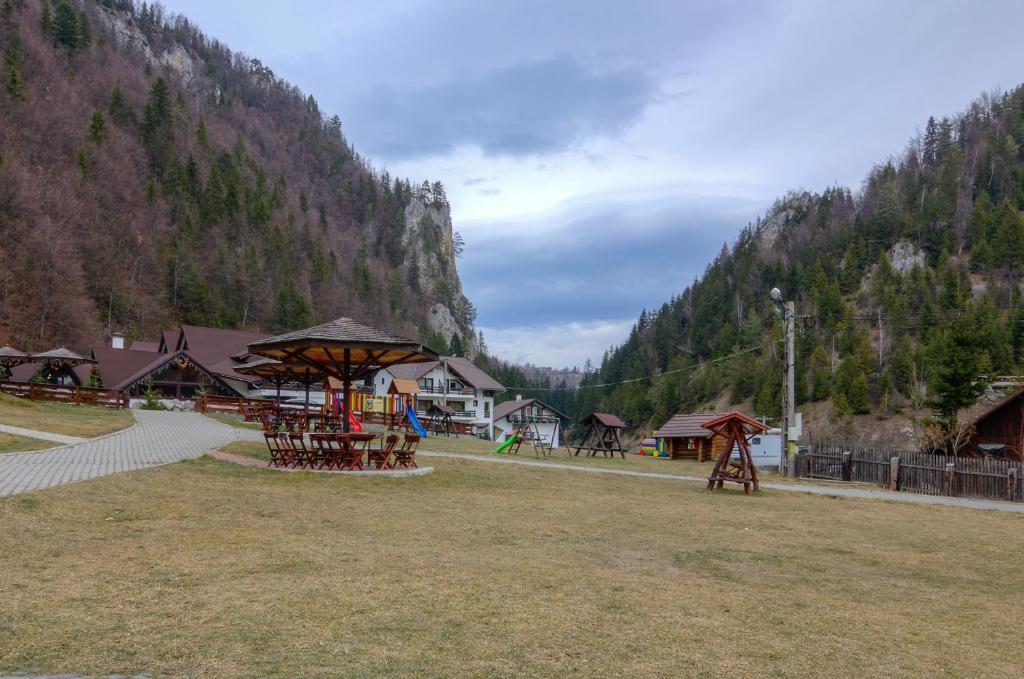Cheile Gradistei Moieciu Resort Moeciu De Sus